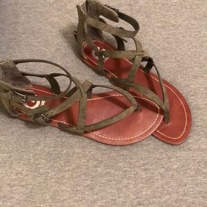 Military green Zip back Guess Sandals!!